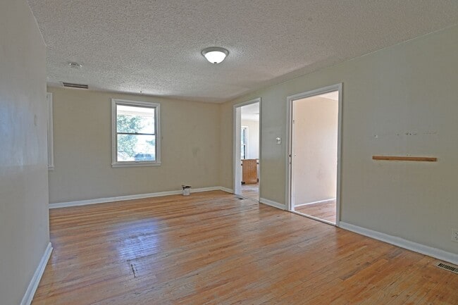 Building Photo - 555 Wyoming Ave