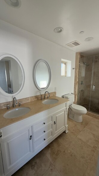 Full bathroom2 in master bedroom - - 3763 Sawtelle Blvd