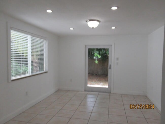 Building Photo - 4245 SW 7th St