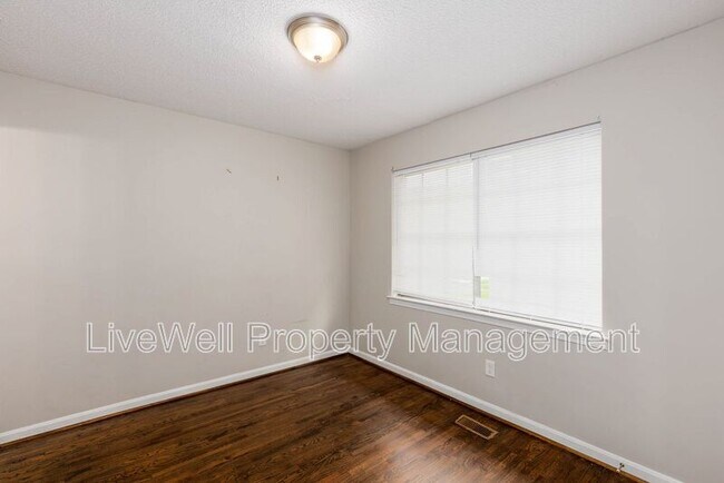 Building Photo - 7232 Naples Ave