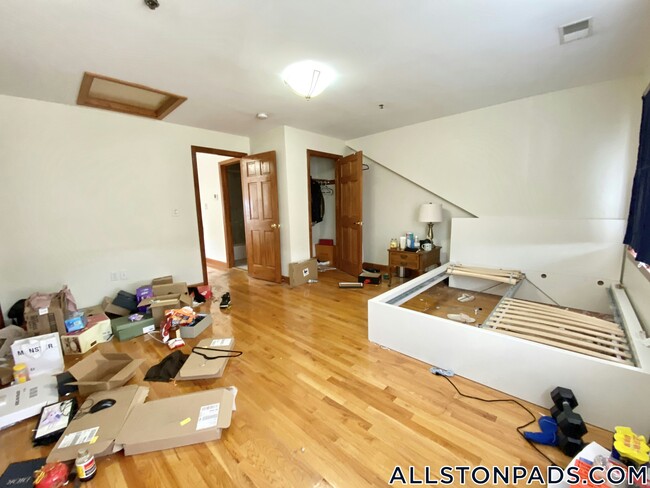 Building Photo - 102 Allston St