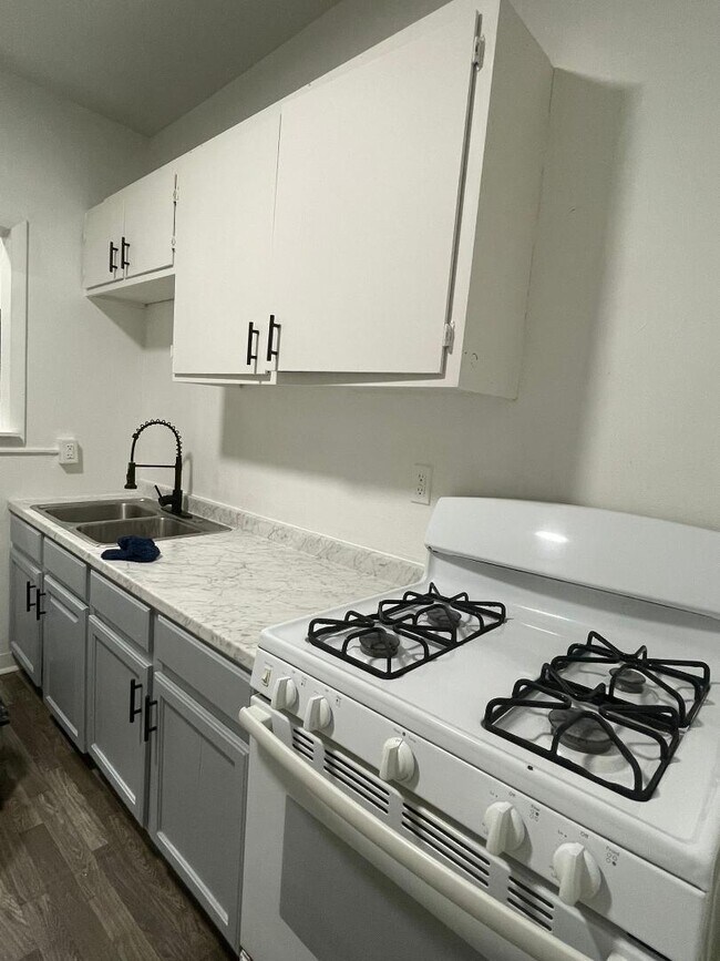 Building Photo - 2120 Susquehanna St