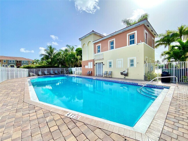 Building Photo - 10885 NW 89th Terrace