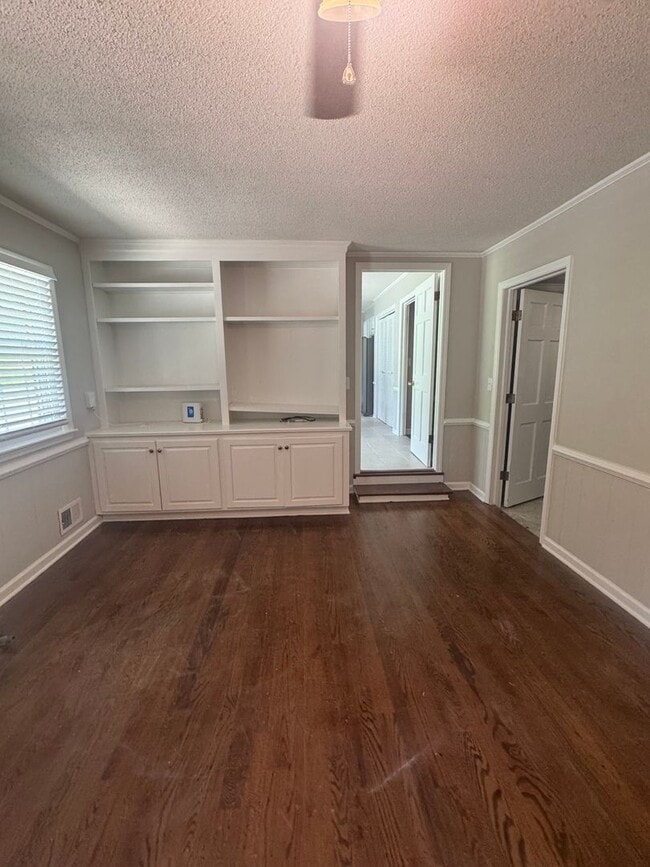 Building Photo - Available NOW in Hammond Hills!!!