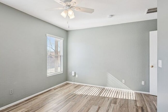 Building Photo - Very nice 3 bedroom 2 bath home