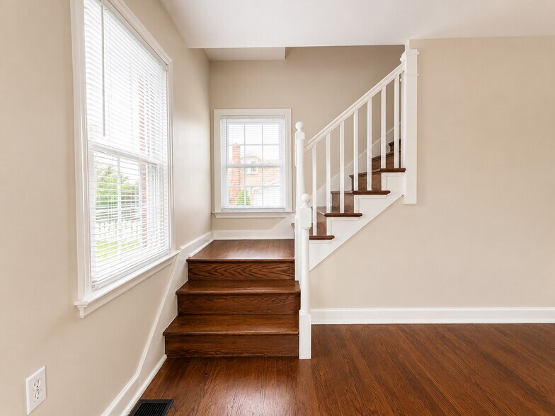 Building Photo - 430 Brimmer Ave