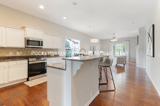 Building Photo - 3533 Parkside Center Dr