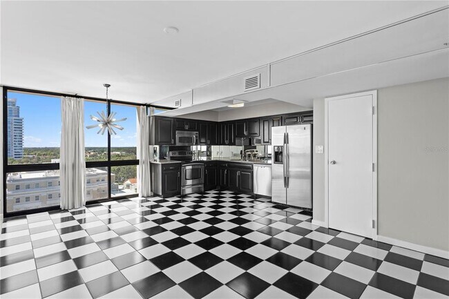 Building Photo - 3301 Bayshore Blvd
