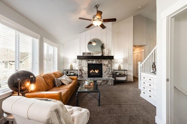 Building Photo - Aspen Pointe Heber Home