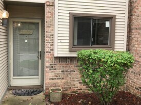 Building Photo - 42825 Lilley Pointe Dr