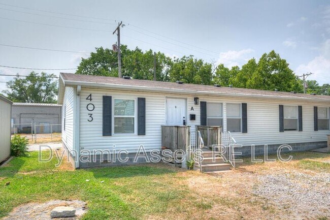 Building Photo - 403 N Walnut St