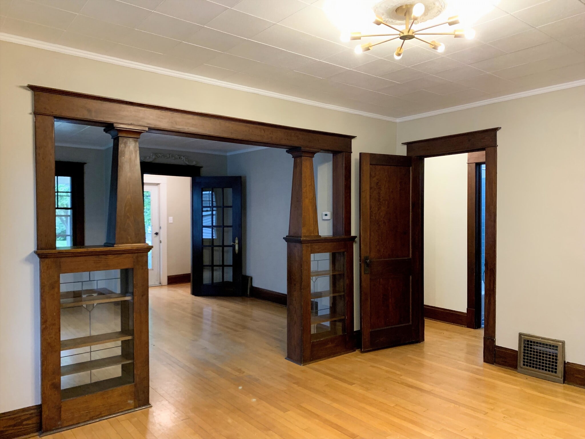 Building Photo - 1232 Porlier St