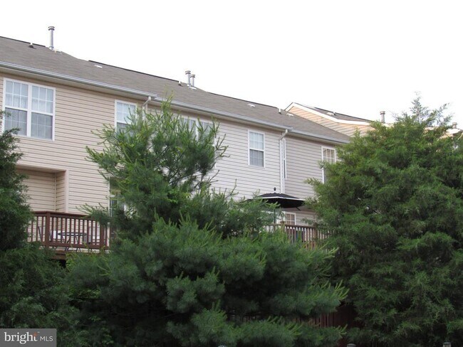 Building Photo - 42783 Shaler St