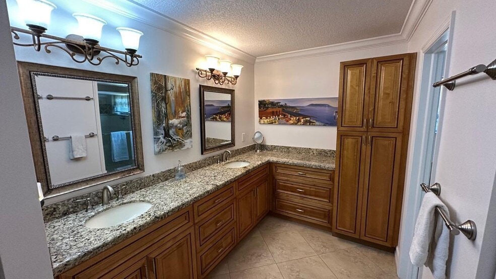 Building Photo - 6594 Casabella Ln