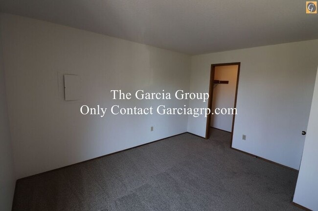 Building Photo - 10634 SW 49th Ave