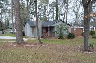 Building Photo - 3101 Vlg W Dr