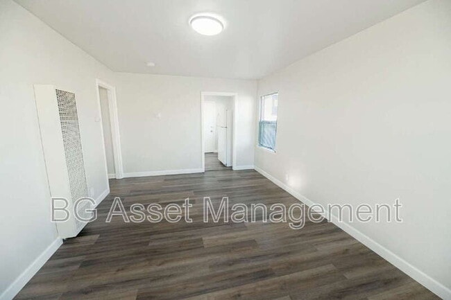 Building Photo - 429 S 23rd St