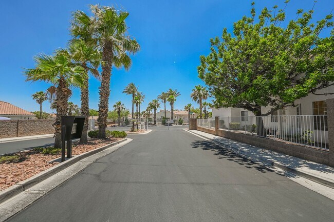Building Photo - Summerlin - Single Story Townhome -