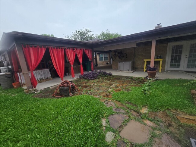 Building Photo - 9802 Sagepike Dr