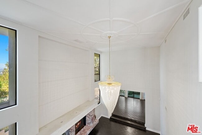 Building Photo - 15656 Crownridge Pl