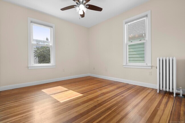 Building Photo - 180 Peck Ave