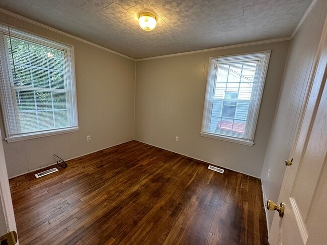 Building Photo - Burlington