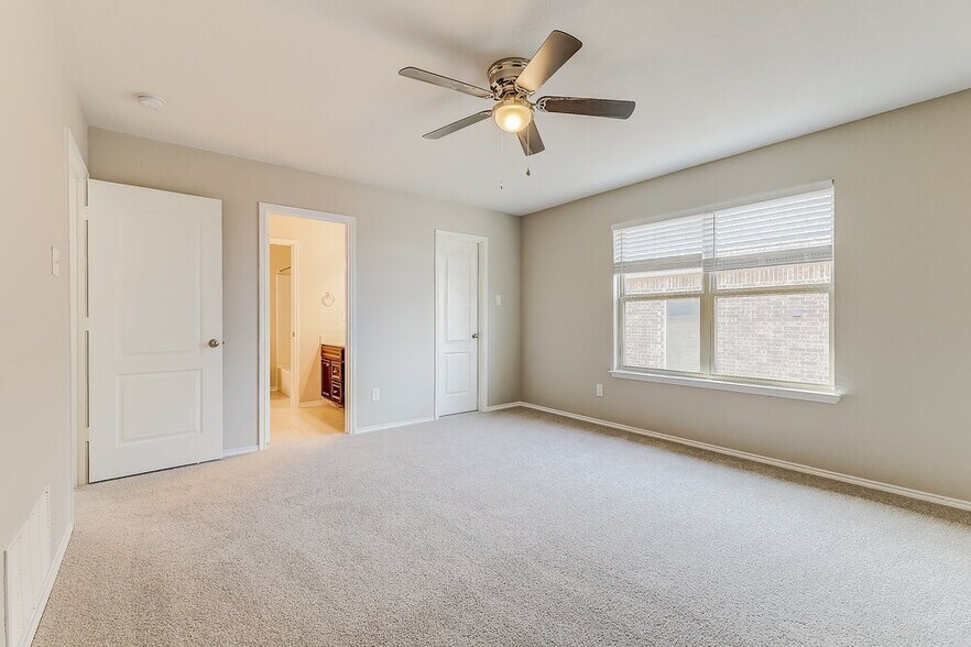 Building Photo - 4208 Glen Abbey Dr