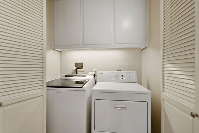 Building Photo - Beautiful Furnished Home in Seaside Villas Near Doheny Beach!