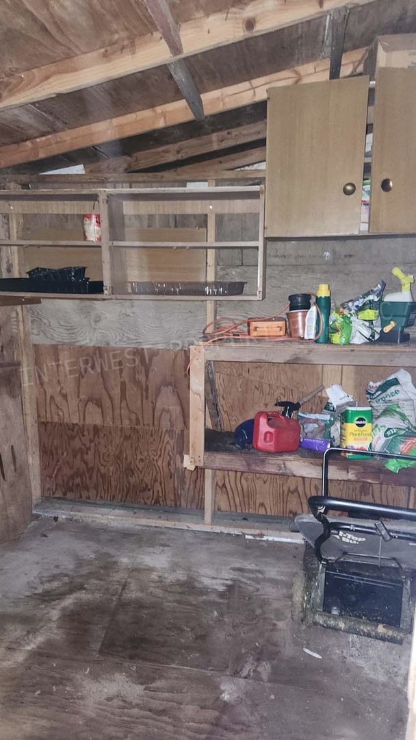 Building Photo - 3 bd 2ba Ranch Style Home with Fenced Yard, W/D in Unit, Fireplaces & 2 Car Garage!