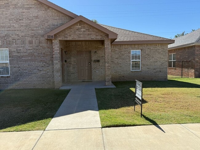 Primary Photo - 2 bedroom 2 bath in Prime location!