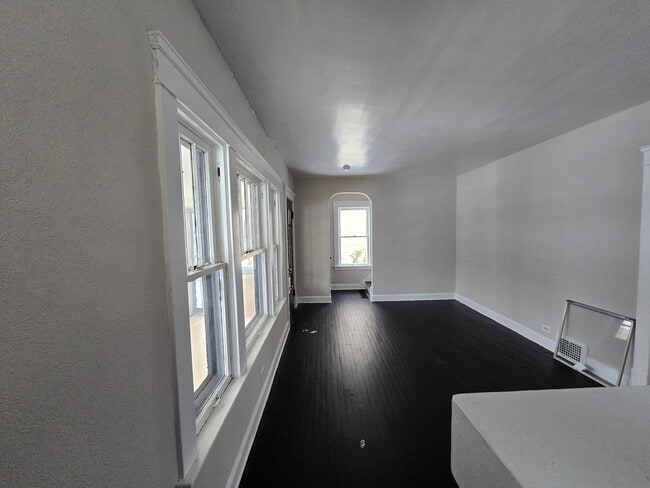 Building Photo - SECTION 8 and EDEN Accepted! Newly Renovated 3BR Home Now Available in Cleveland!!