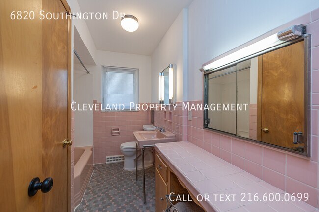 Building Photo - 6820 Southington Dr