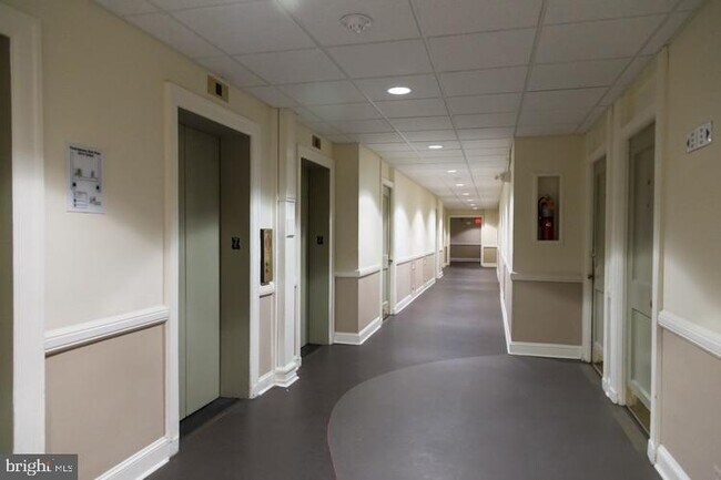 Building Photo - 1324 Locust St