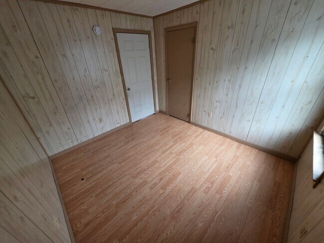 Building Photo - 3 Bedroom Apartment - Saugerties