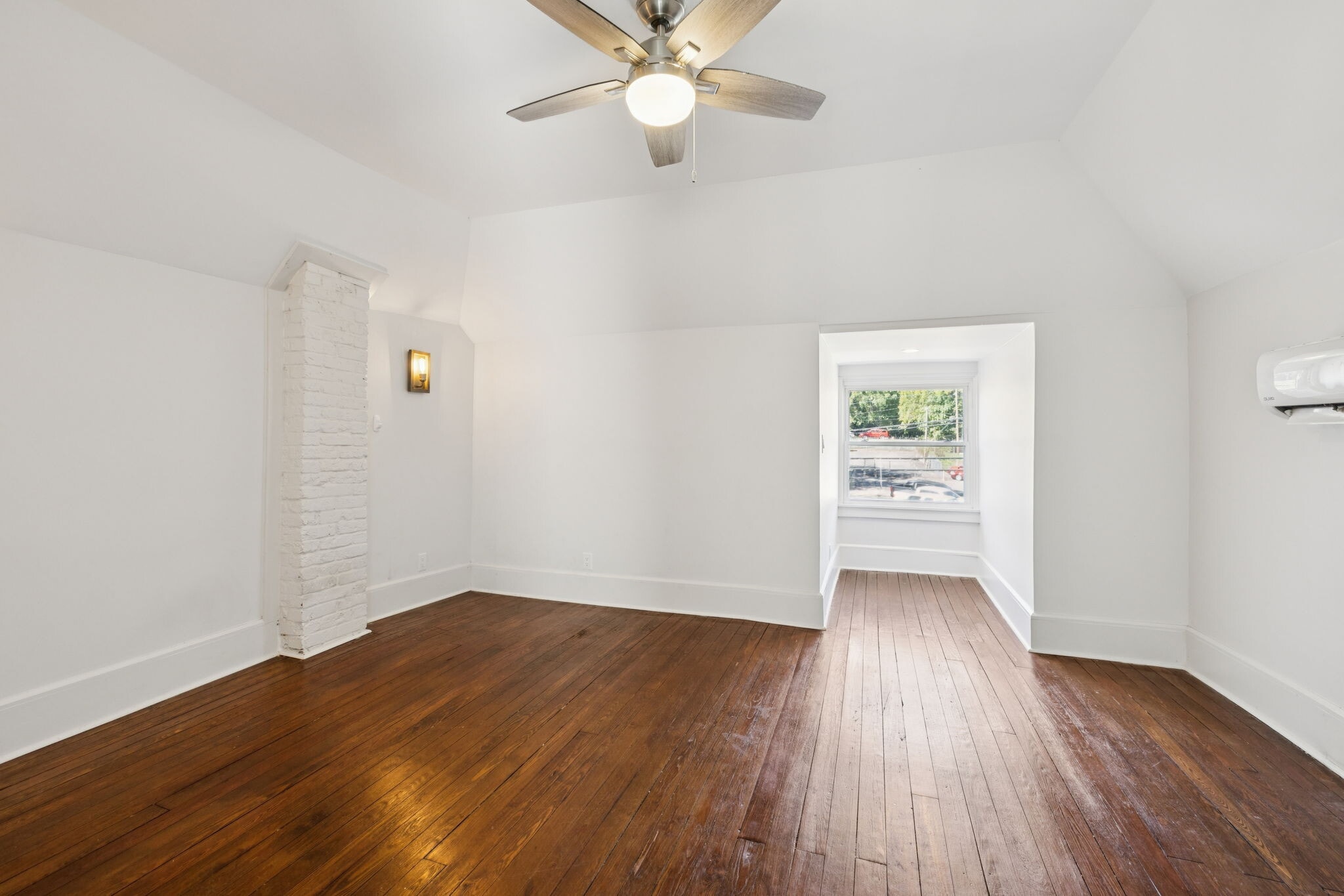 Building Photo - 911 S High St