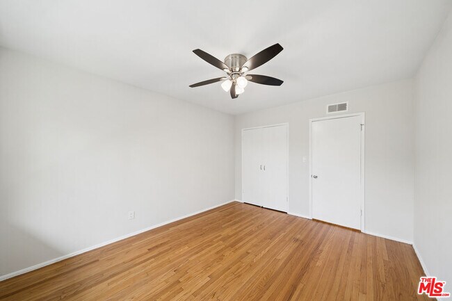 Building Photo - 1308 Havenhurst Dr