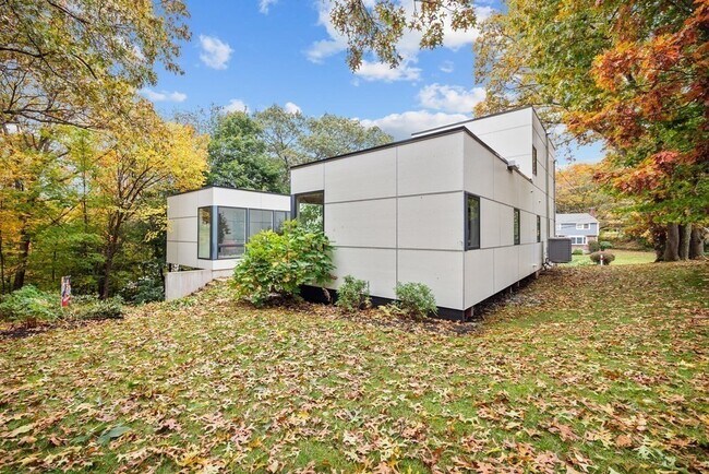 Building Photo - 35 Thornberry Rd
