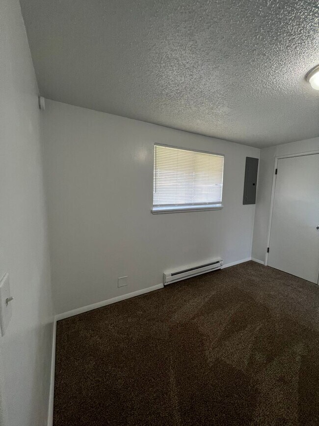 Building Photo - Parkland Duplex