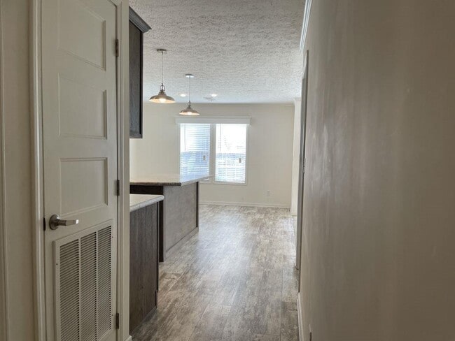 Building Photo - 3150 NE 36th Ave