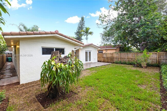 Building Photo - 5770 SW 55th St