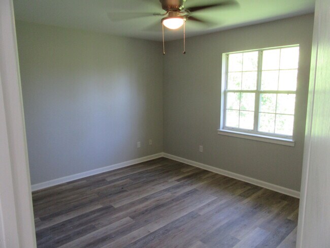 Building Photo - 801 Plantation Way