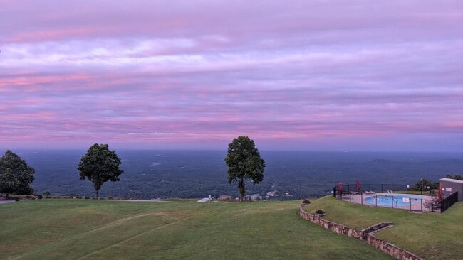 Building Photo - Mountaintop Condo for rent