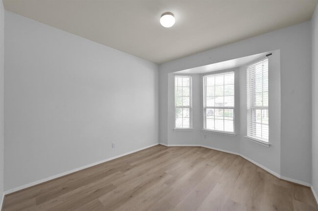Building Photo - 9442 E Woodmark