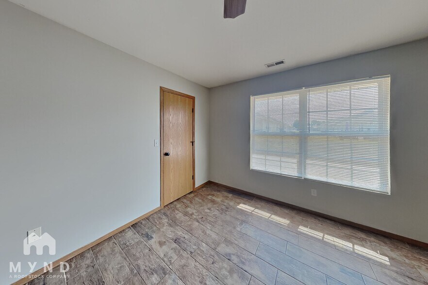 Building Photo - 2552 W Delmar St