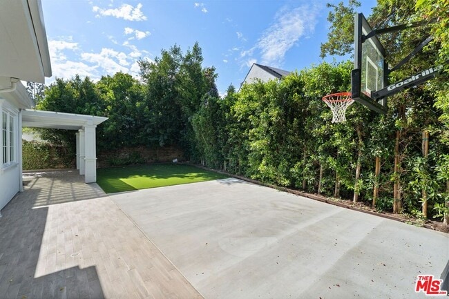 Building Photo - 9767 Monte Mar Dr