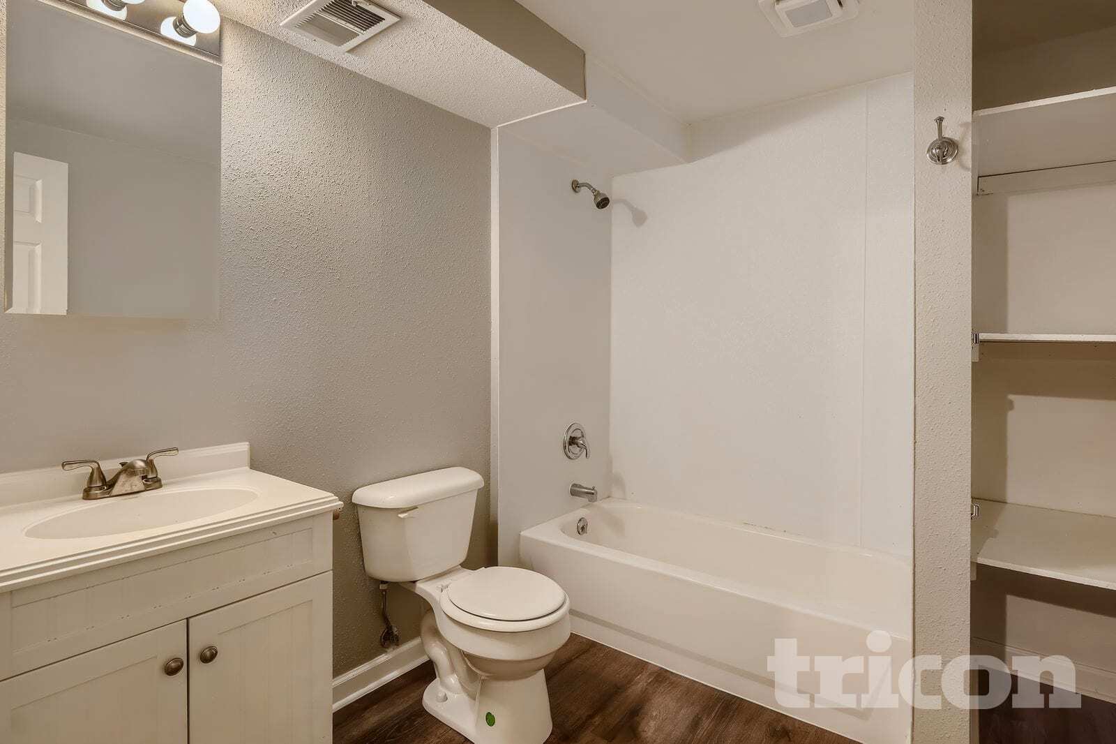 Building Photo - 5704 W 16th St Ln