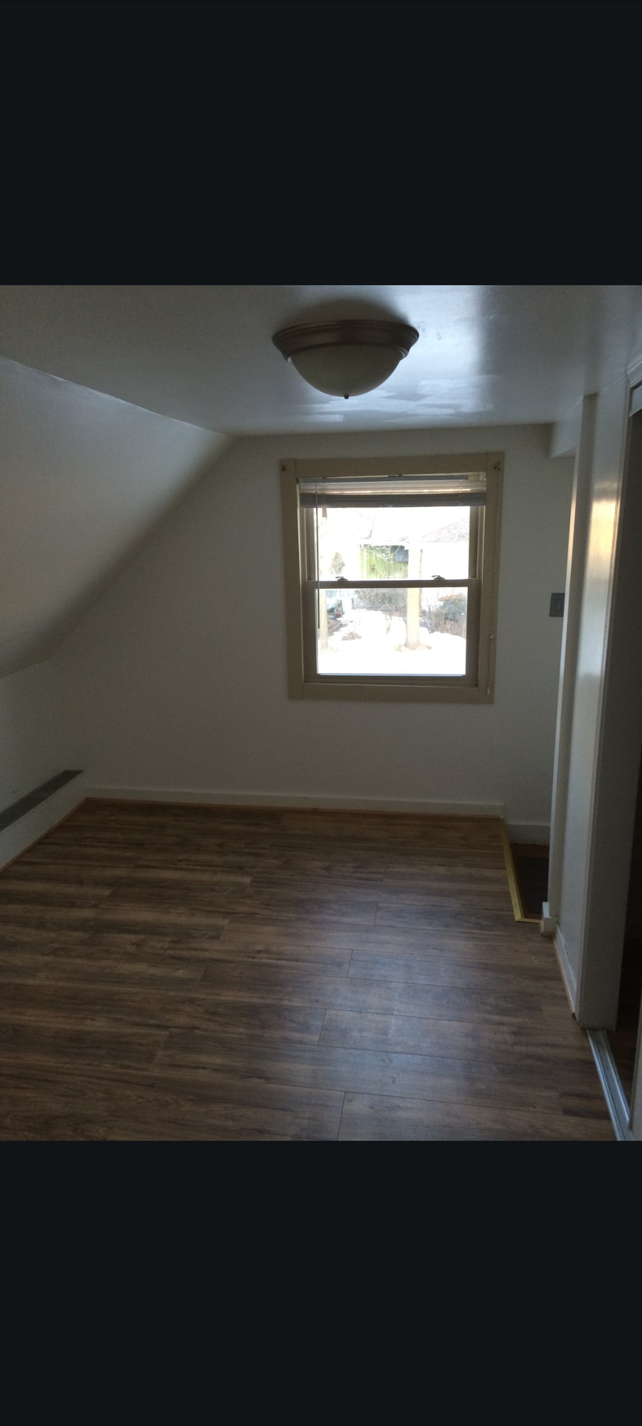 Building Photo - 401 E Ryan Rd