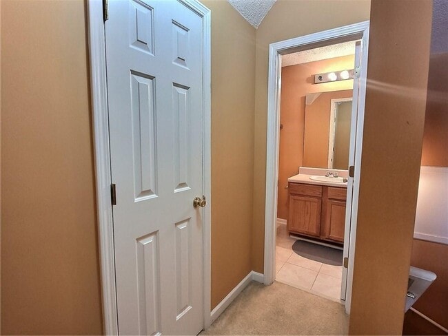 Building Photo - 1734 Spring Hill Cove
