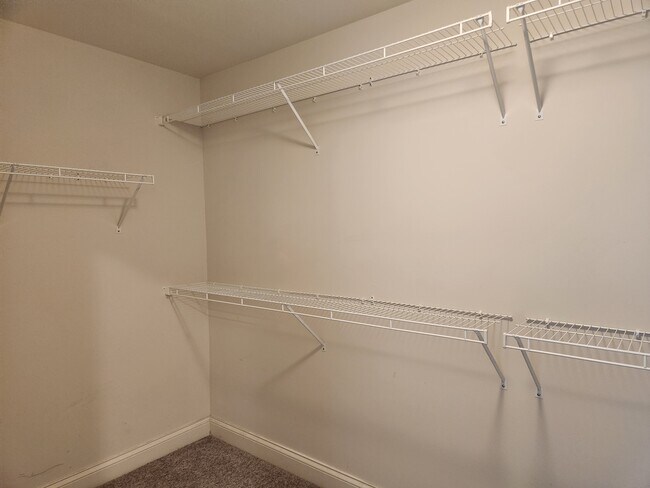 Building Photo - 16613 Rockcrest View Ln