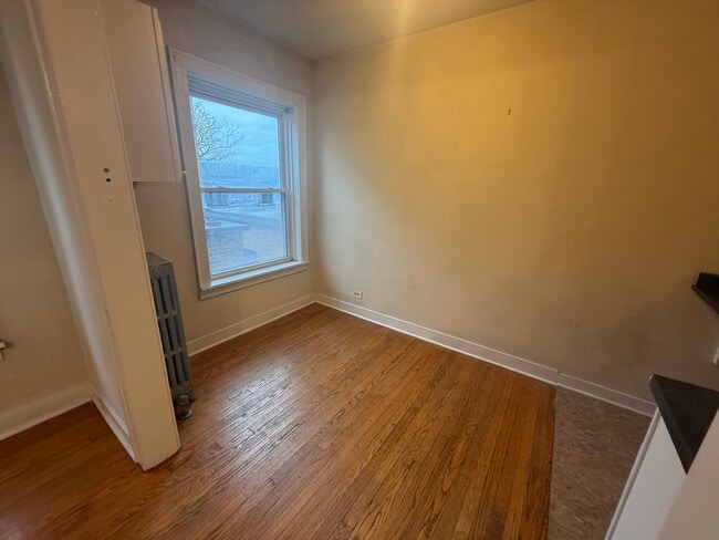 Building Photo - 18 E Northwest Hwy